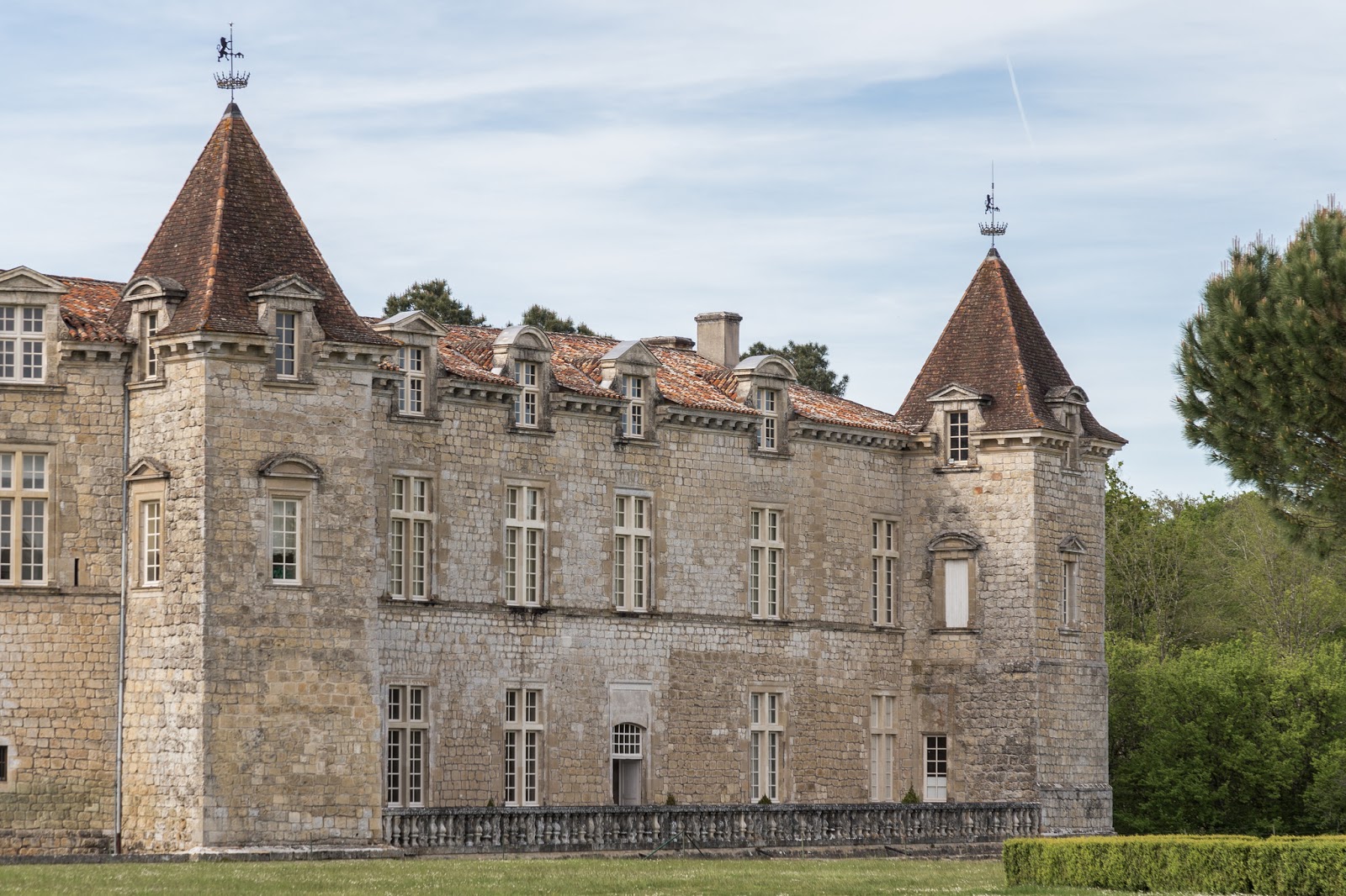 CRUCEROS RIVER ROYALE CRUCEROS FRANCIA CRUCEROS BURDEOS CRUCEROS RIOS DE FRANCIA RIVER ROYALE CRUISES CRUCEROS DE LUJO UNIWORLD CAZENEUVE